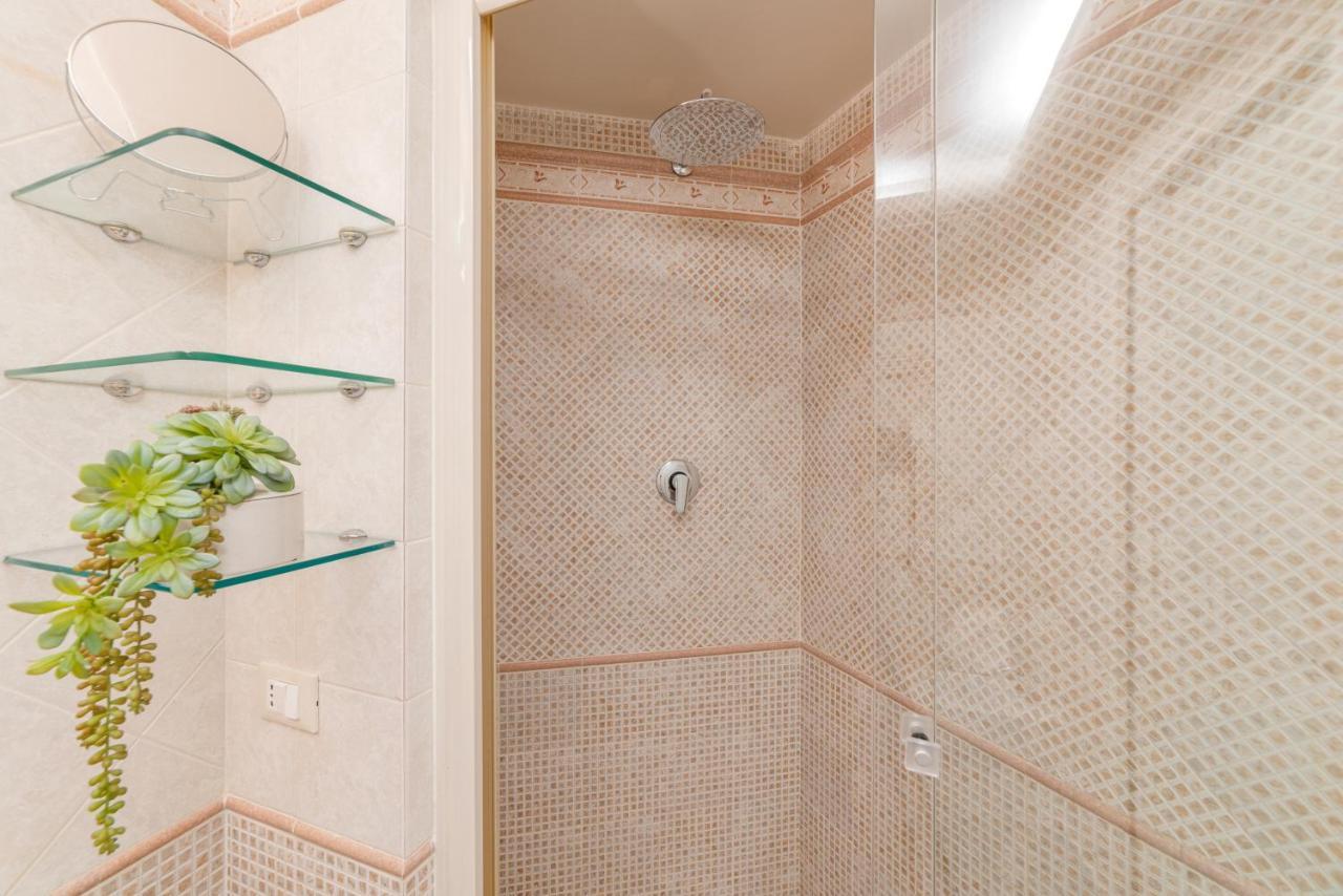 Bmga L Viapaola43 Palace Рим Экстерьер фото